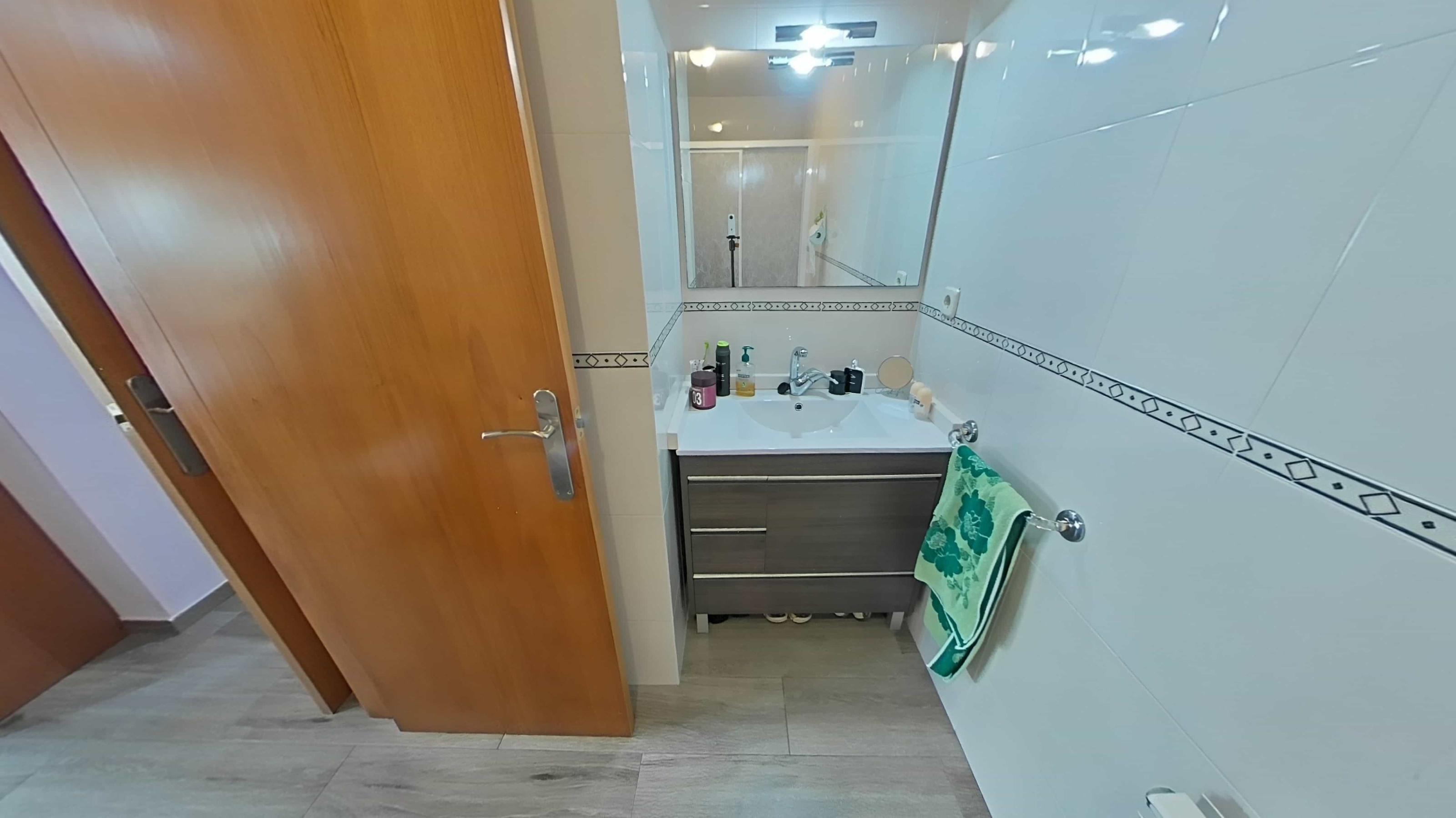 Imagen 29 Planta Baja en venta en Castellar Del Vallès / Junto a  Escola Emili Carles-Tolrà