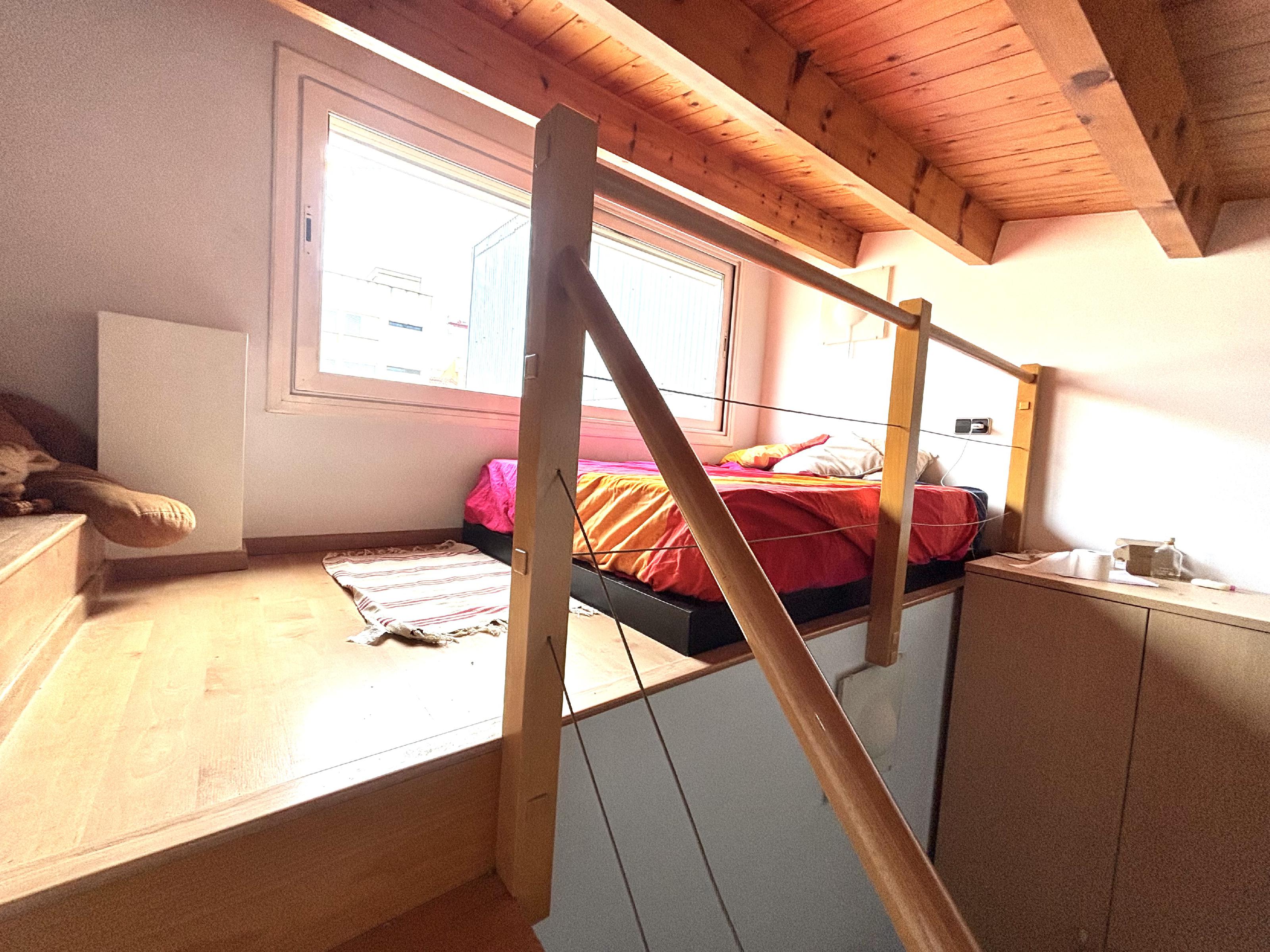 Imagen 10 Casa Adosada en venta en Sabadell / Zona centro junto todos lo servicios y transporte.