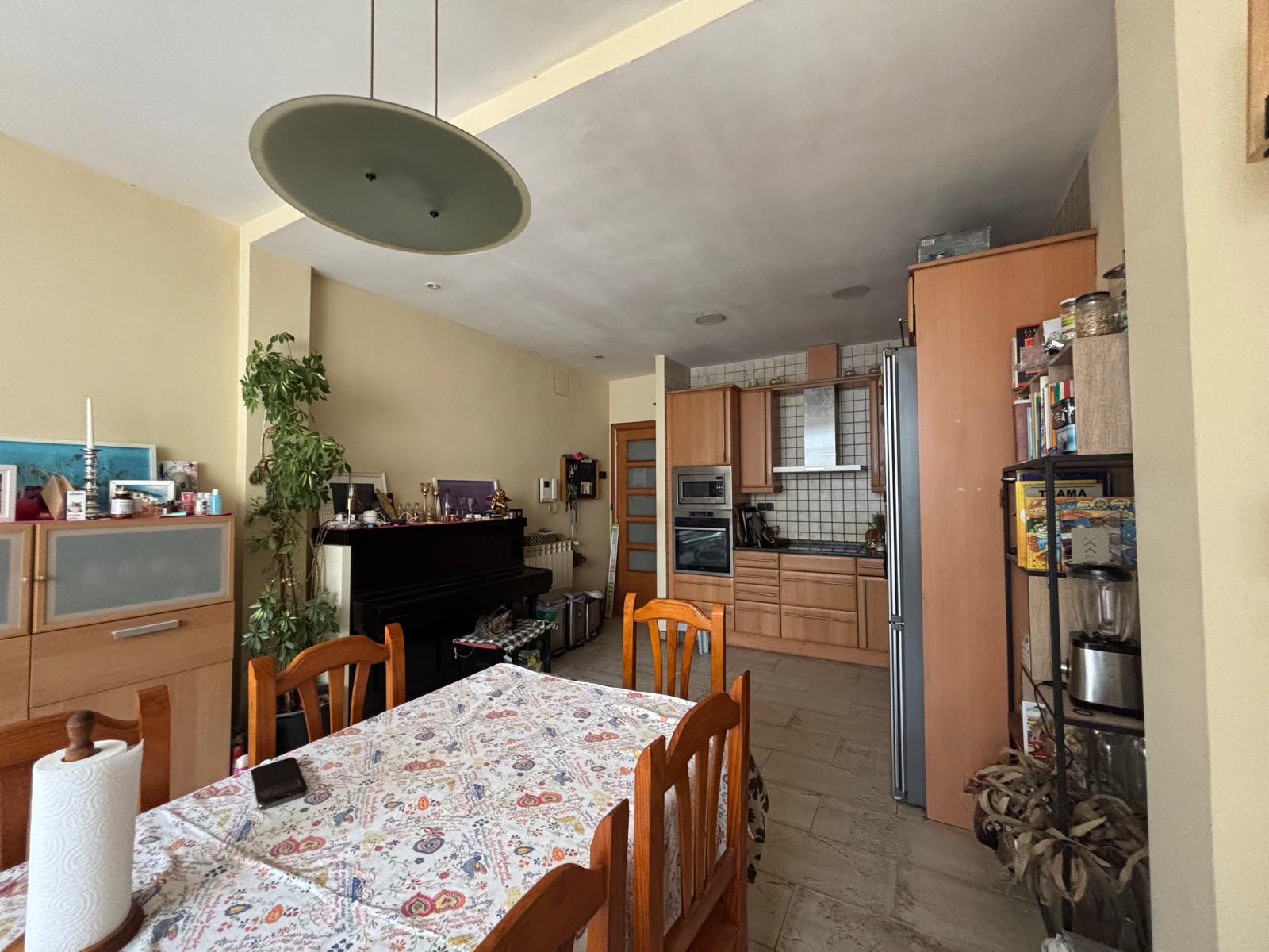 Imagen 12 Casa Adosada en venta en Sabadell / Zona centro junto todos lo servicios y transporte.