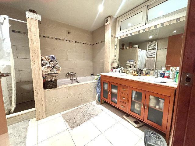 Imagen 9 Inmueble 297144 - Casa Adosada en venta en Sabadell / Zona centro junto todos lo servicios y transporte.