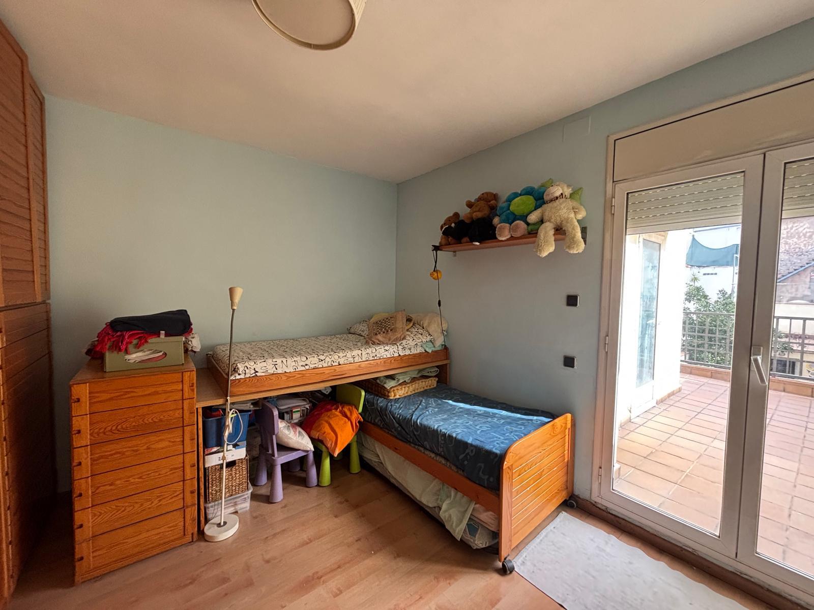 Imagen 18 Casa Adosada en venta en Sabadell / Zona centro junto todos lo servicios y transporte.