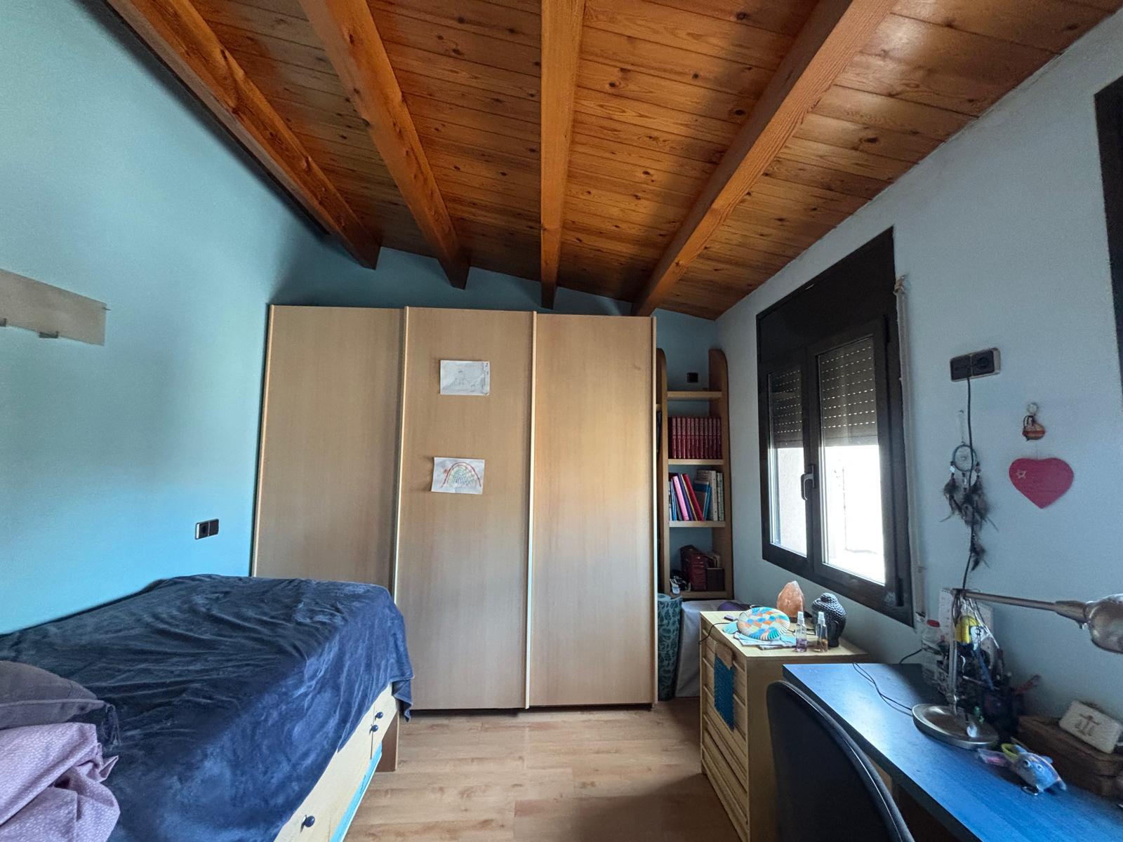 Imagen 19 Casa Adosada en venta en Sabadell / Zona centro junto todos lo servicios y transporte.