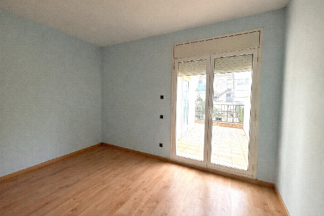 Imagen 6 Inmueble 297144 - Casa Adosada en venta en Sabadell / Zona centro junto todos lo servicios y transporte.