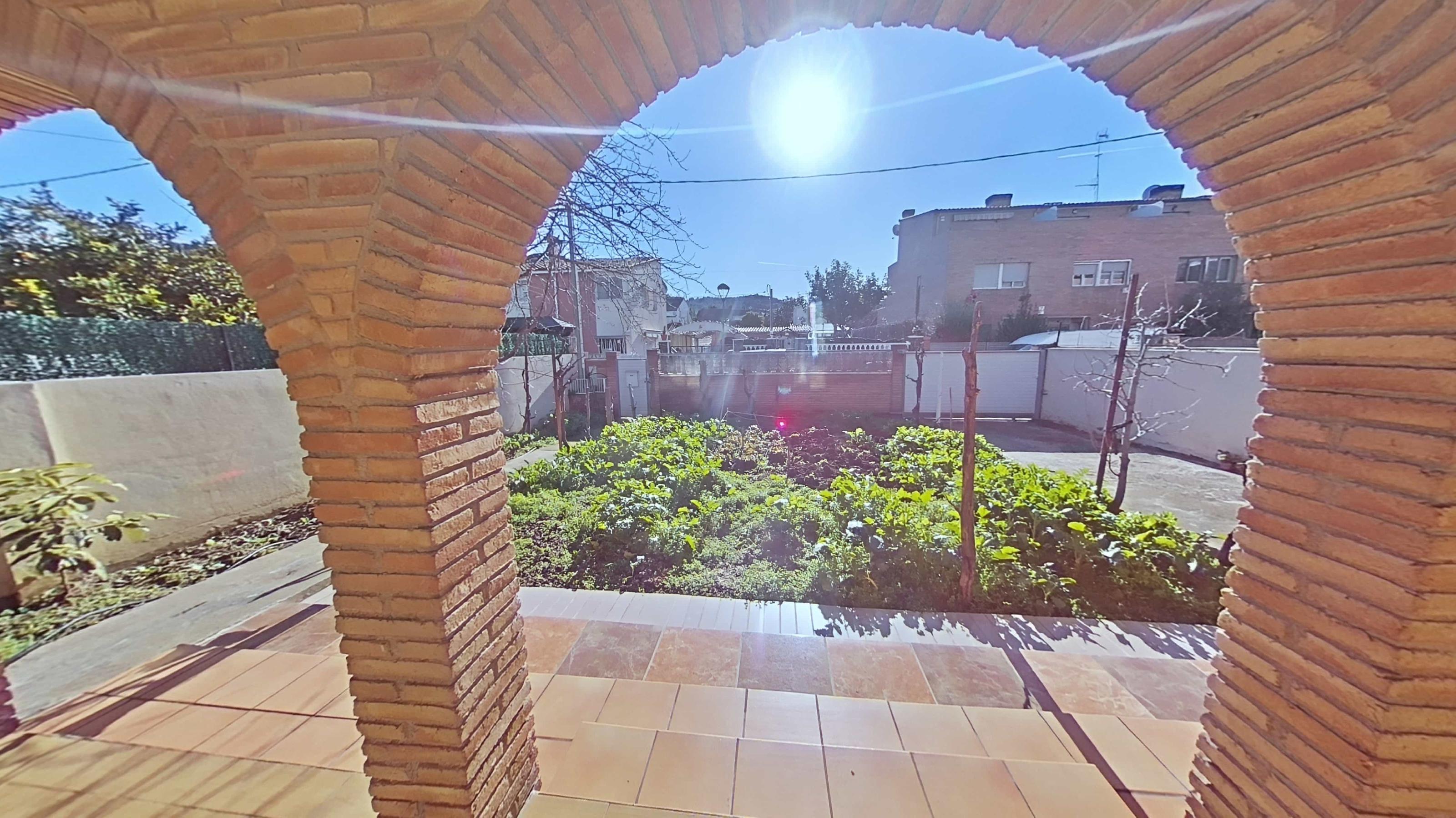 Imagen 21 Casa en venta en Montcada I Reixac / Santa María de Montcada, cerca del parque de Can Olller