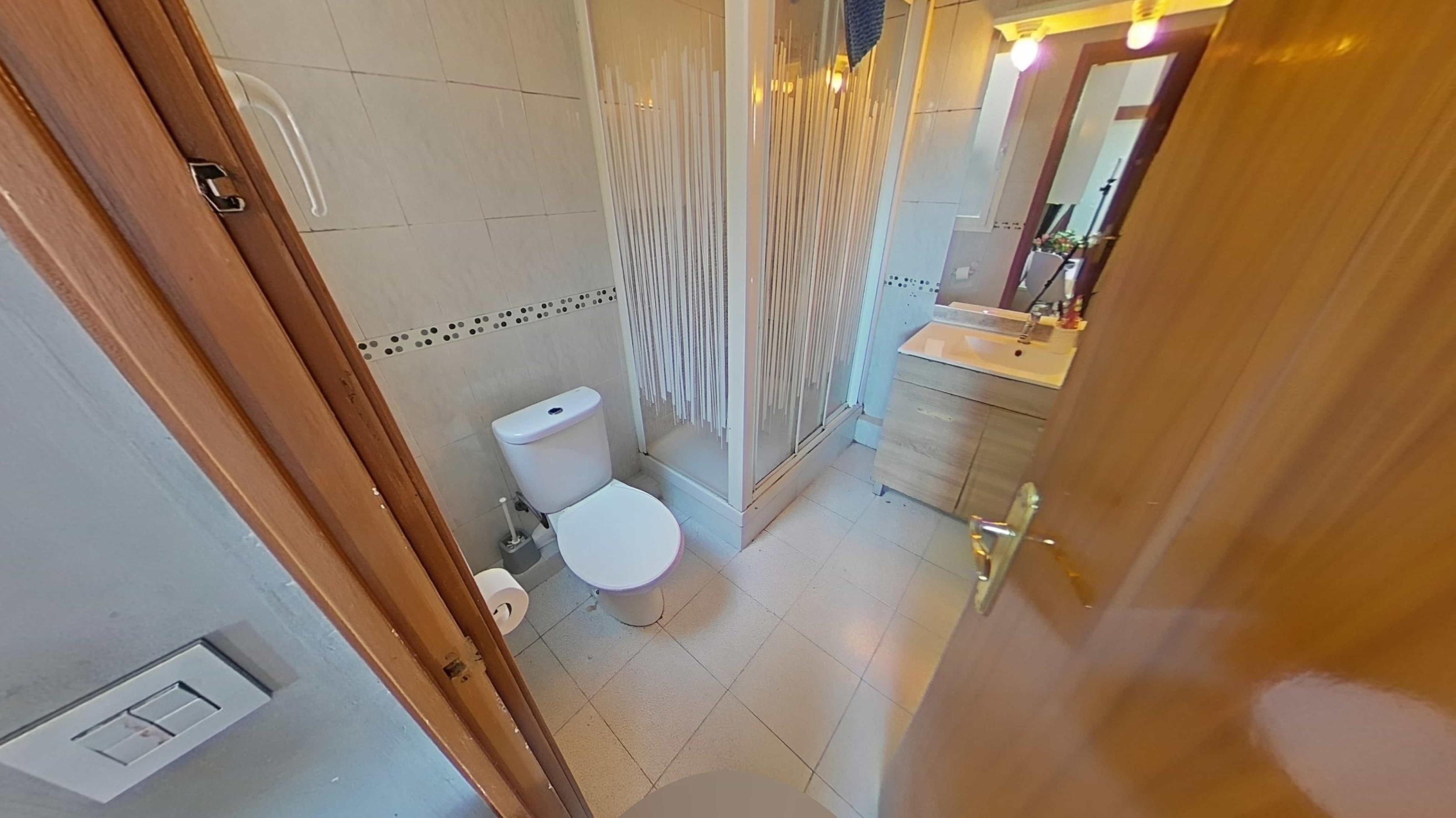 Imagen 15 Piso en venta en Sabadell / Al lado del colegio Ribatallada