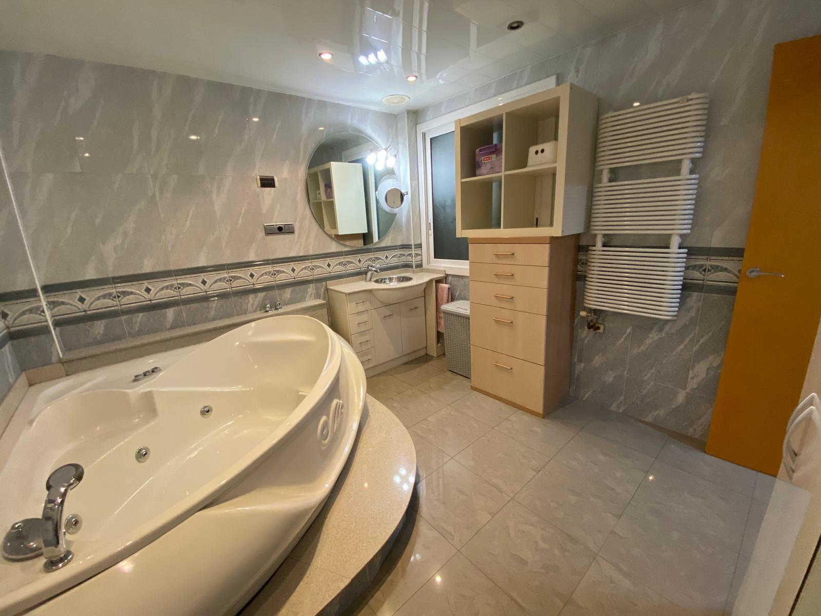 Imagen 18 Piso en venta en Barberà Del Vallès / A  3 minutos del ajuntamiento de barbera del valles 