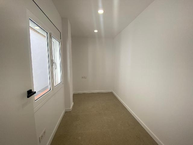 Imagen 9 Inmueble 300343 - Planta Baja en venta en Sabadell / Al lado del colegio Escola Pia 