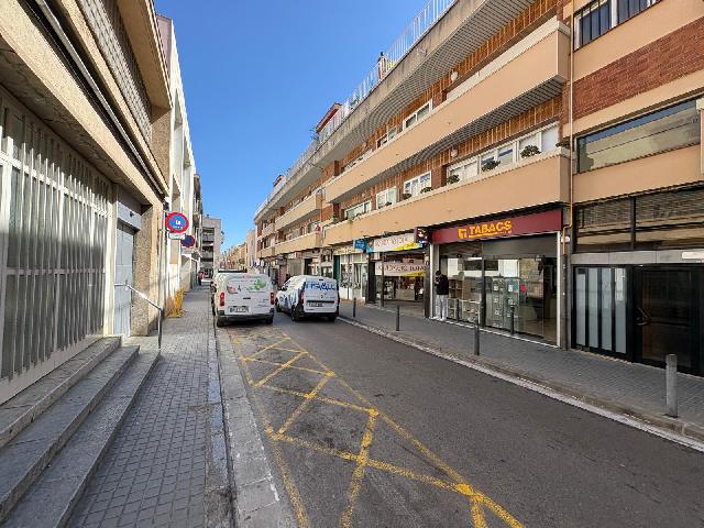 Imagen 2 Inmueble 300478 - Casa Adosada en venta en Sabadell / Casa tipo inglesa a muy pocos pasos de la misma Rambla