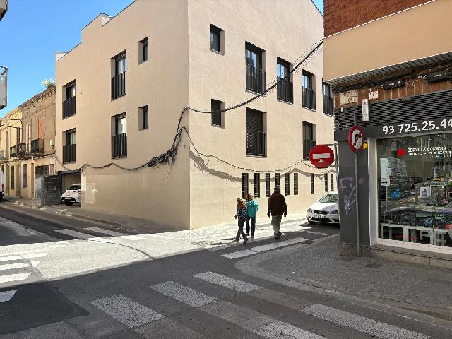 Imagen 3 Inmueble 300478 - Casa Adosada en venta en Sabadell / Casa tipo inglesa a muy pocos pasos de la misma Rambla