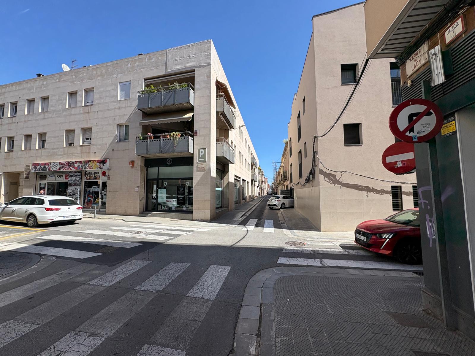 Imagen 5 Casa Adosada en venta en Sabadell / Casa tipo inglesa a muy pocos pasos de la misma Rambla