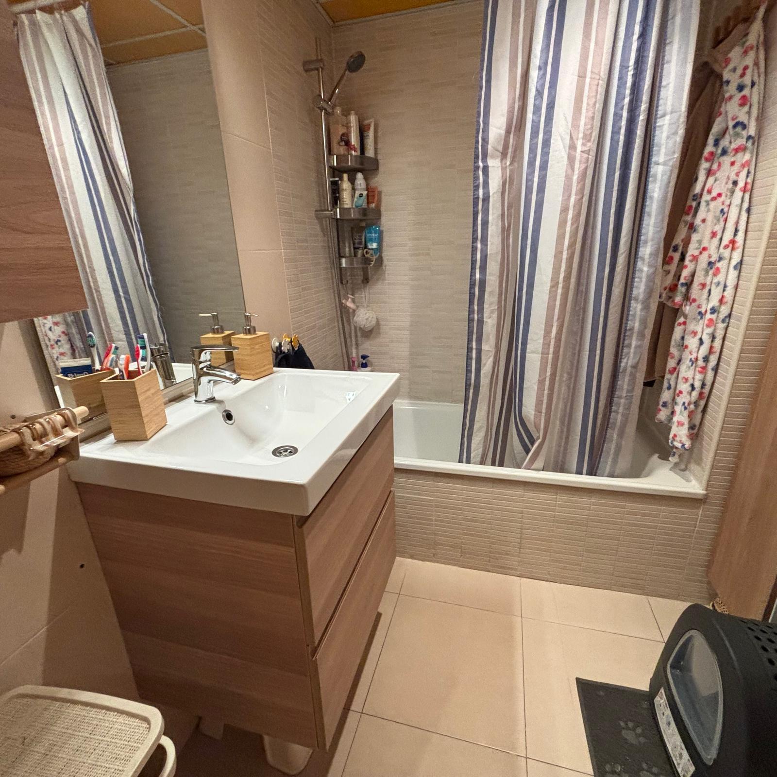 Imagen 9 Piso en venta en Sabadell / Reformado, a un paso de la Pza de la Creu de Barberà