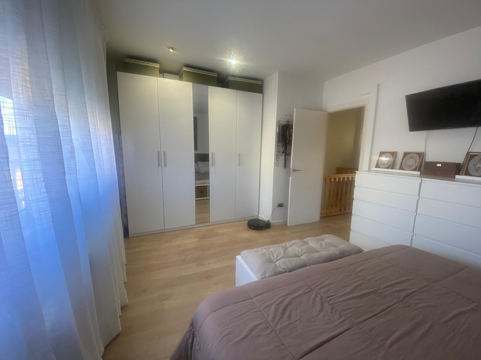 Imagen 8 Casa Adosada en venta en Sabadell / Poblenou junto al centro Civic 