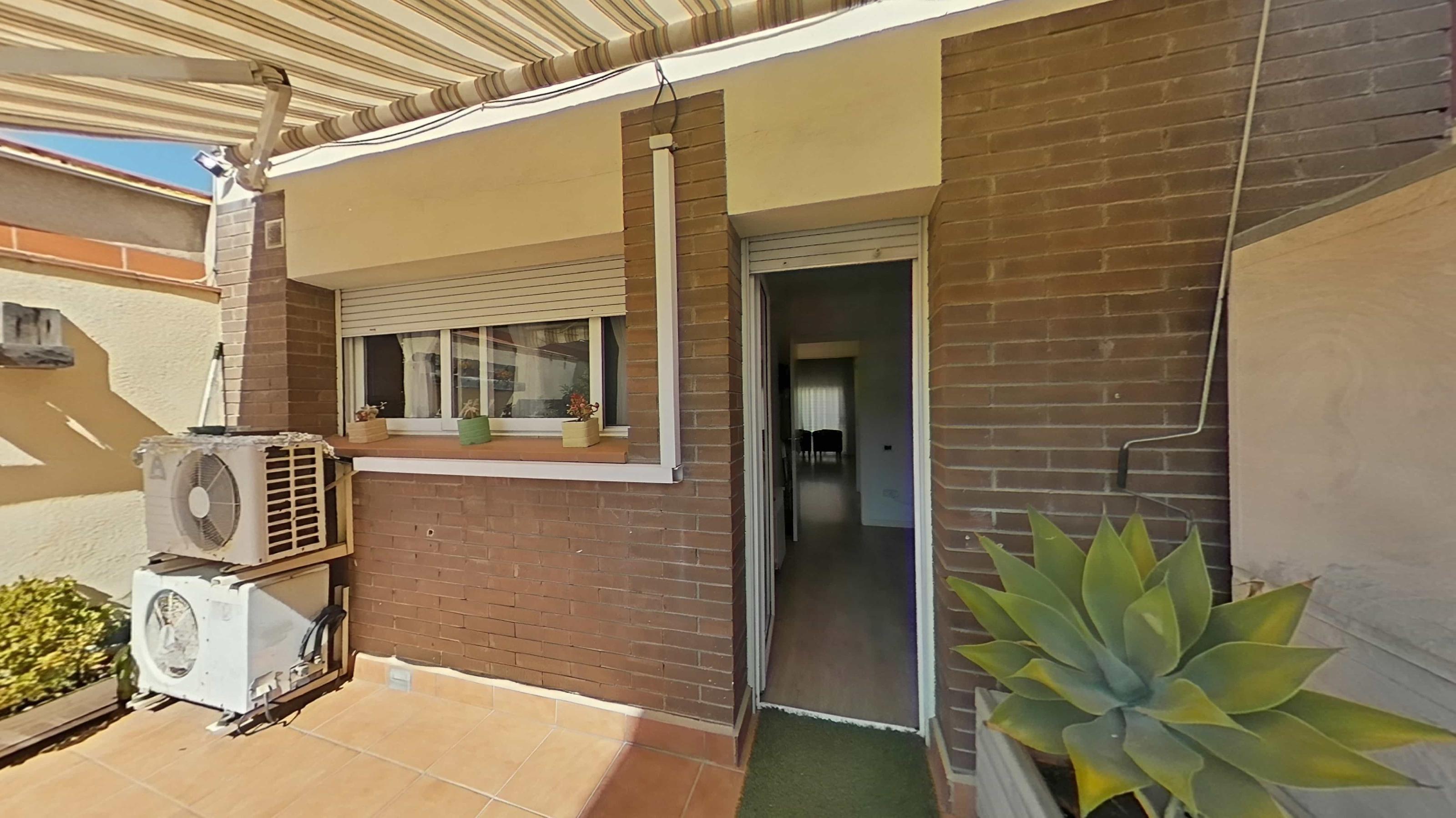 Imagen 26 Casa Adosada en venta en Sabadell / Poblenou junto al centro Civic 