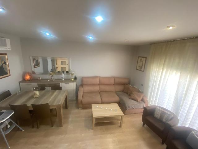 Imagen 2 Inmueble 301909 - Casa Adosada en venta en Sabadell / Poblenou junto al centro Civic 