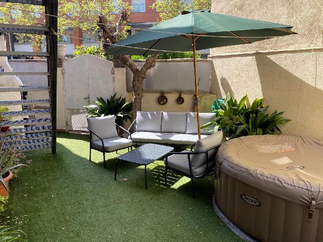 Imagen 1 Inmueble 301909 - Casa Adosada en venta en Sabadell / Poblenou junto al centro Civic 