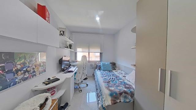 Imagen 18 Inmueble 301946 - Piso en venta en Montcada I Reixac / Junto al Lidl. Finca semi-nueva con parquing incluido.