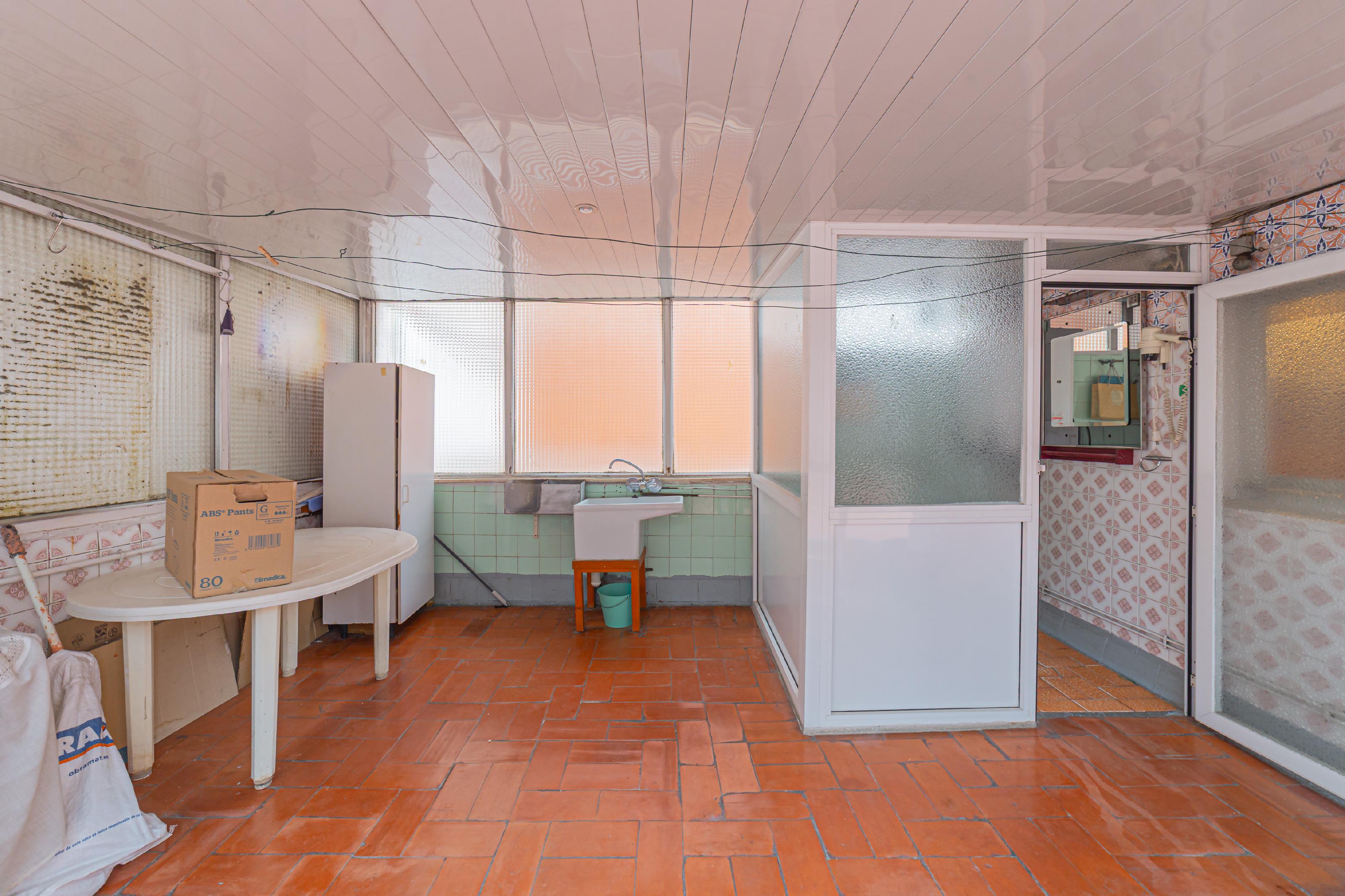 Imagen 29 Casa en venta en Barcelona / Alavarado frente metro L3 Roquetes