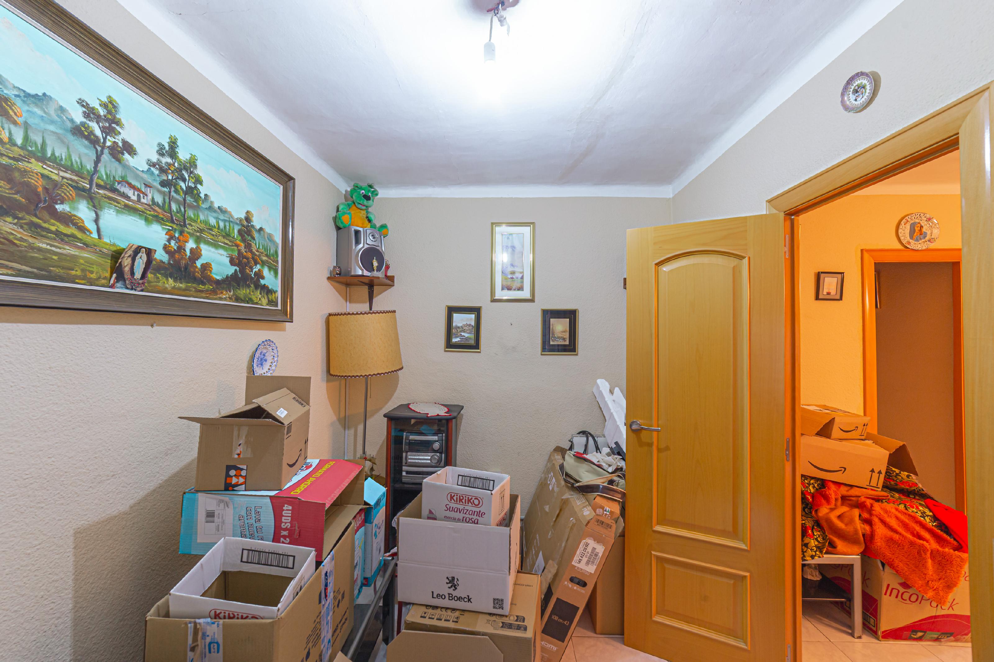 Imagen 23 Casa en venta en Barcelona / Alavarado frente metro L3 Roquetes