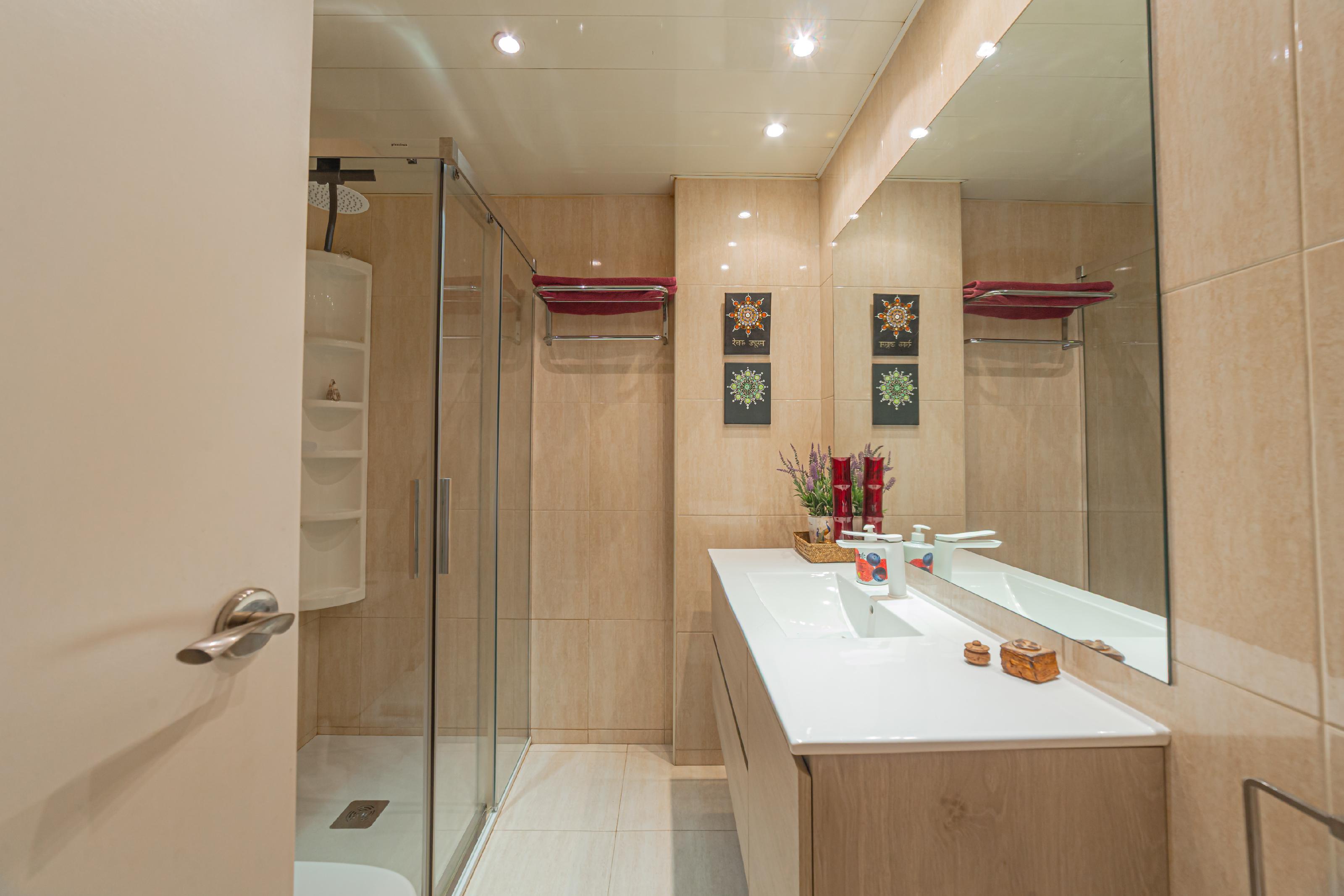 Imagen 4 Piso en venta en Barcelona / Av. Xile - Club Esportiu Laietà