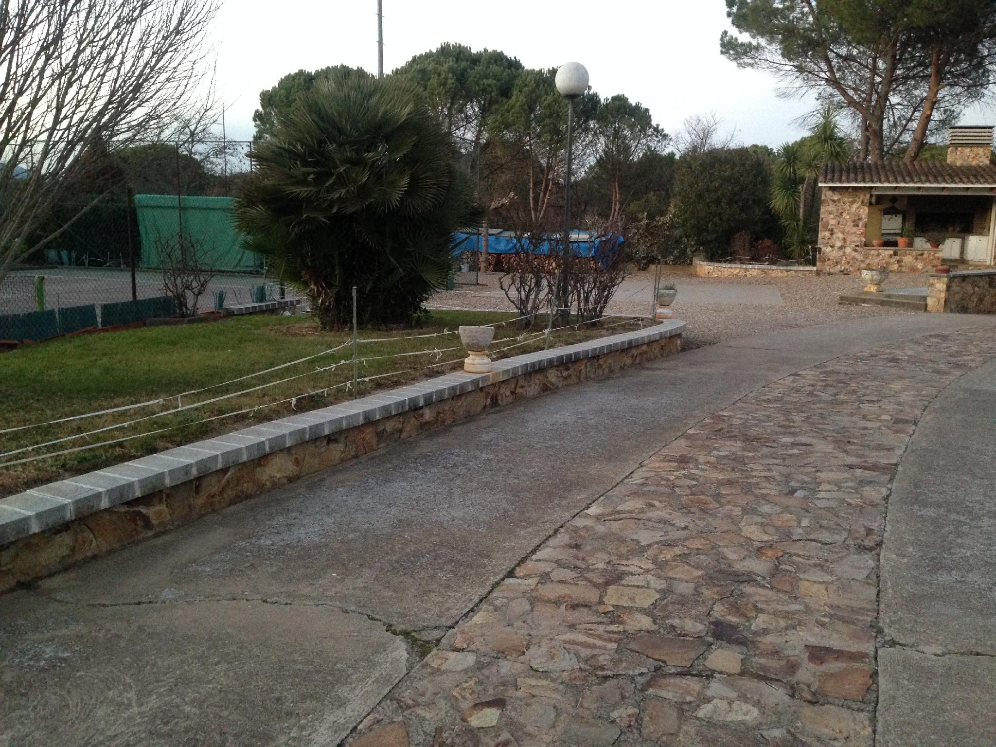 Imagen 3 Casa Aislada en venta en Quart / Al costat de l´Autovia C65