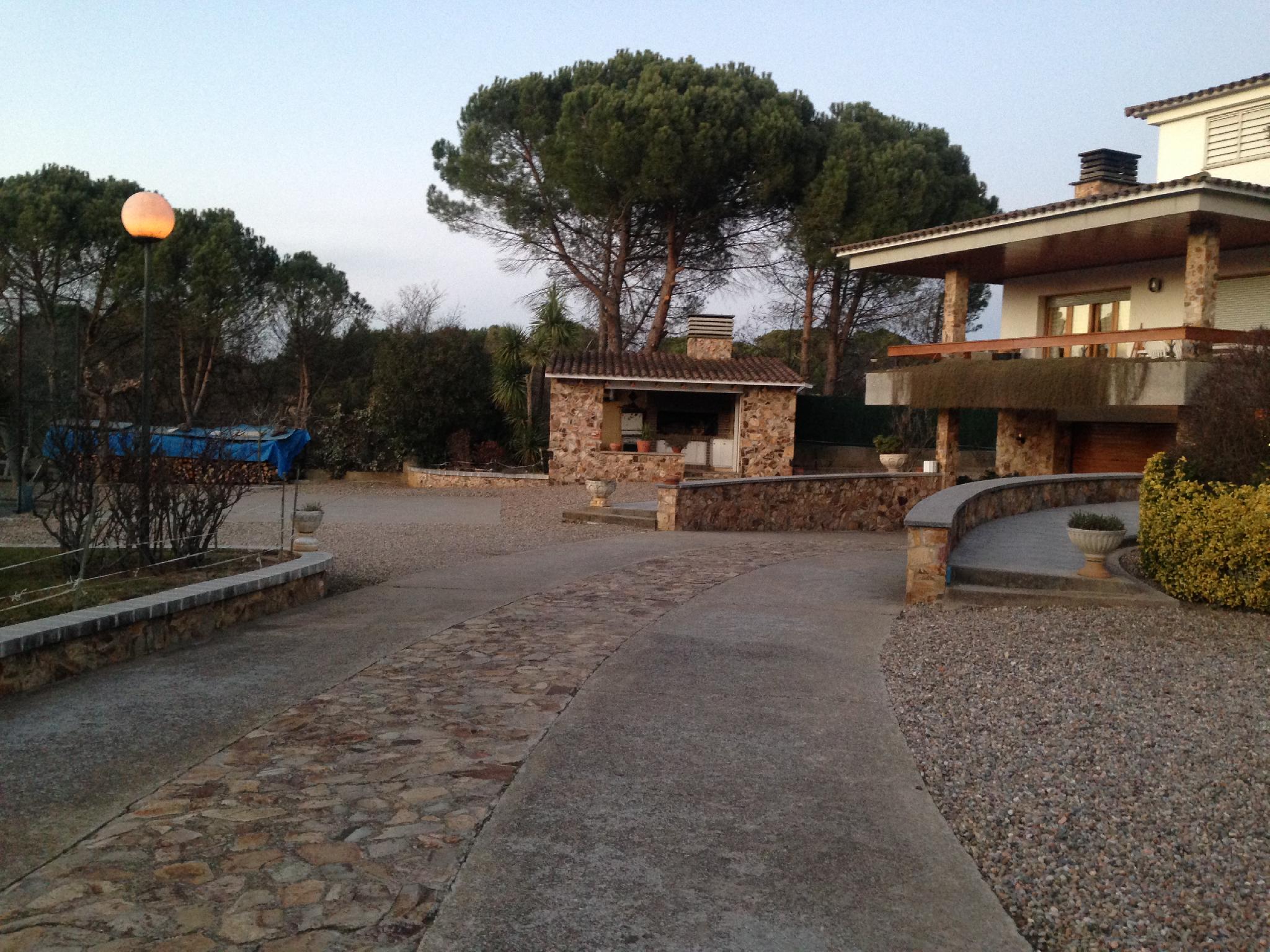 Imagen 2 Casa Aislada en venta en Quart / Al costat de l´Autovia C65