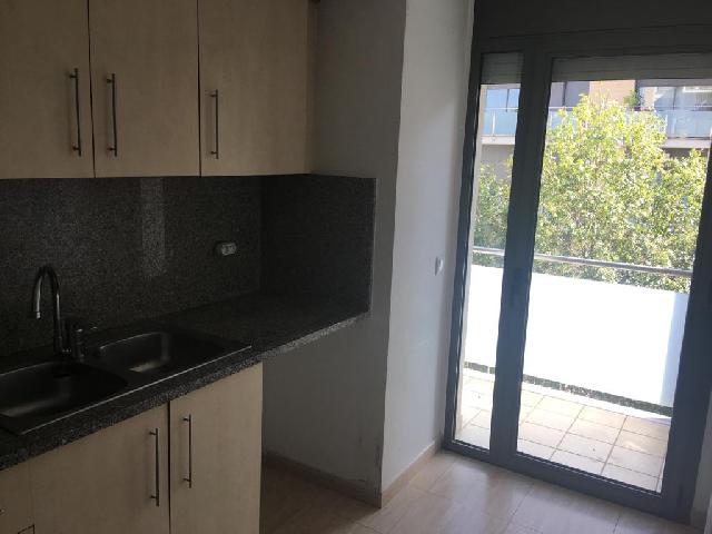 Imagen 4 Inmueble 243356 - Piso en venta en Girona / Pis semi-nou de 102m2 al costat del Col·legi Marta Mata