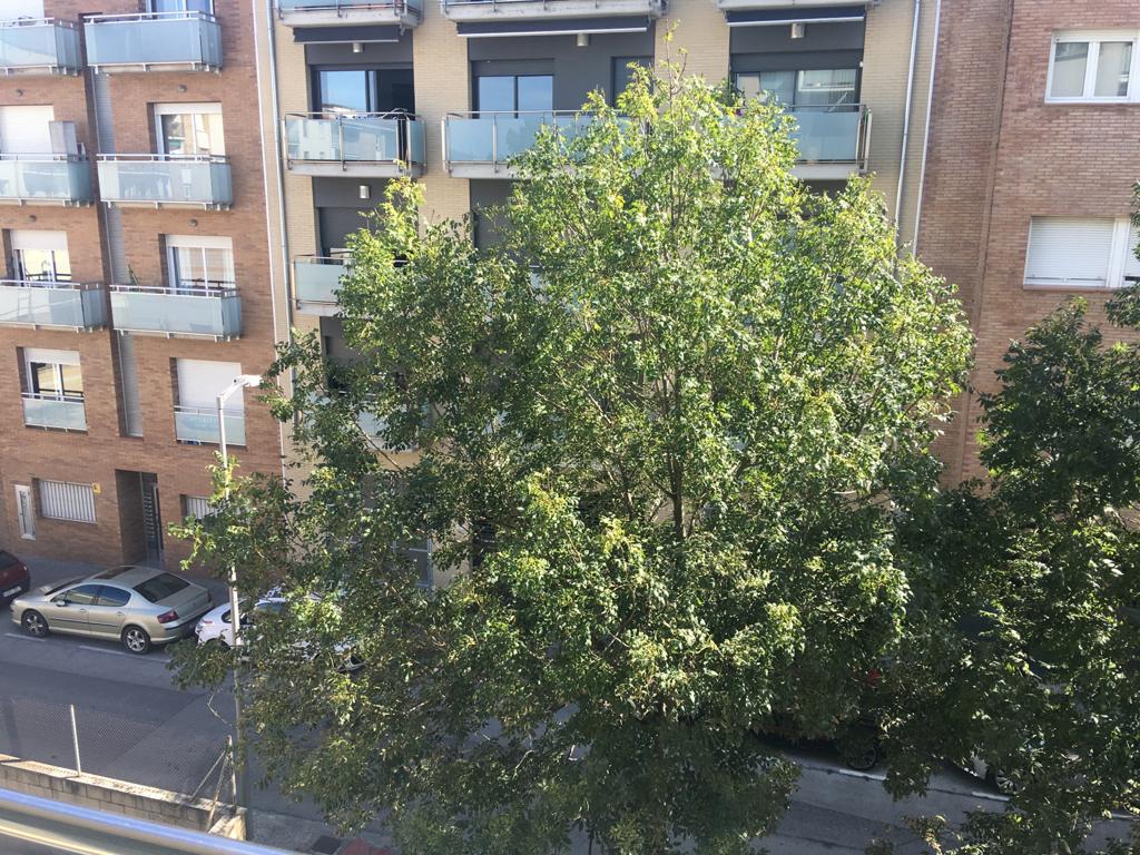 Imagen 8 Piso en venta en Girona / Pis semi-nou de 102m2 al costat del Col·legi Marta Mata