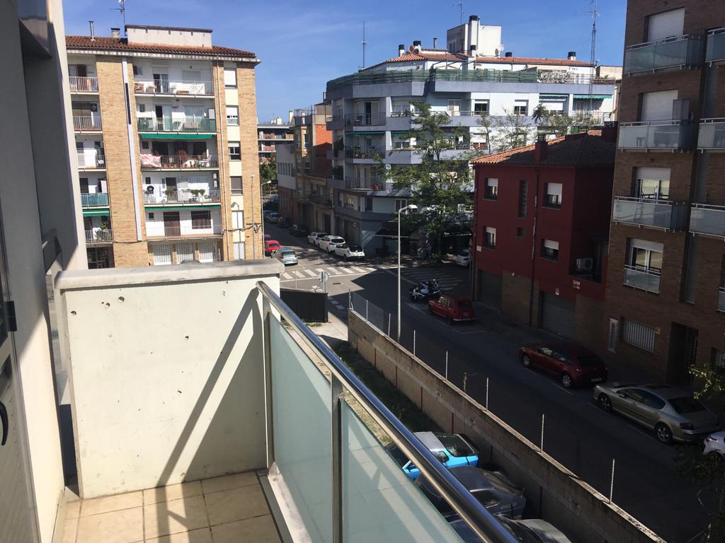 Imagen 6 Piso en venta en Girona / Pis semi-nou de 102m2 al costat del Col·legi Marta Mata