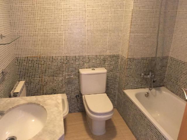 Imagen 13 Inmueble 243356 - Piso en venta en Girona / Pis semi-nou de 102m2 al costat del Col·legi Marta Mata