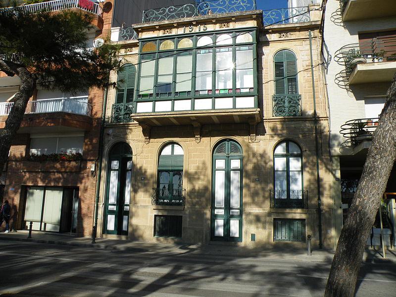 Imagen 2 Casa en venta en Blanes / Villa señorial en Centre  que data de 1915