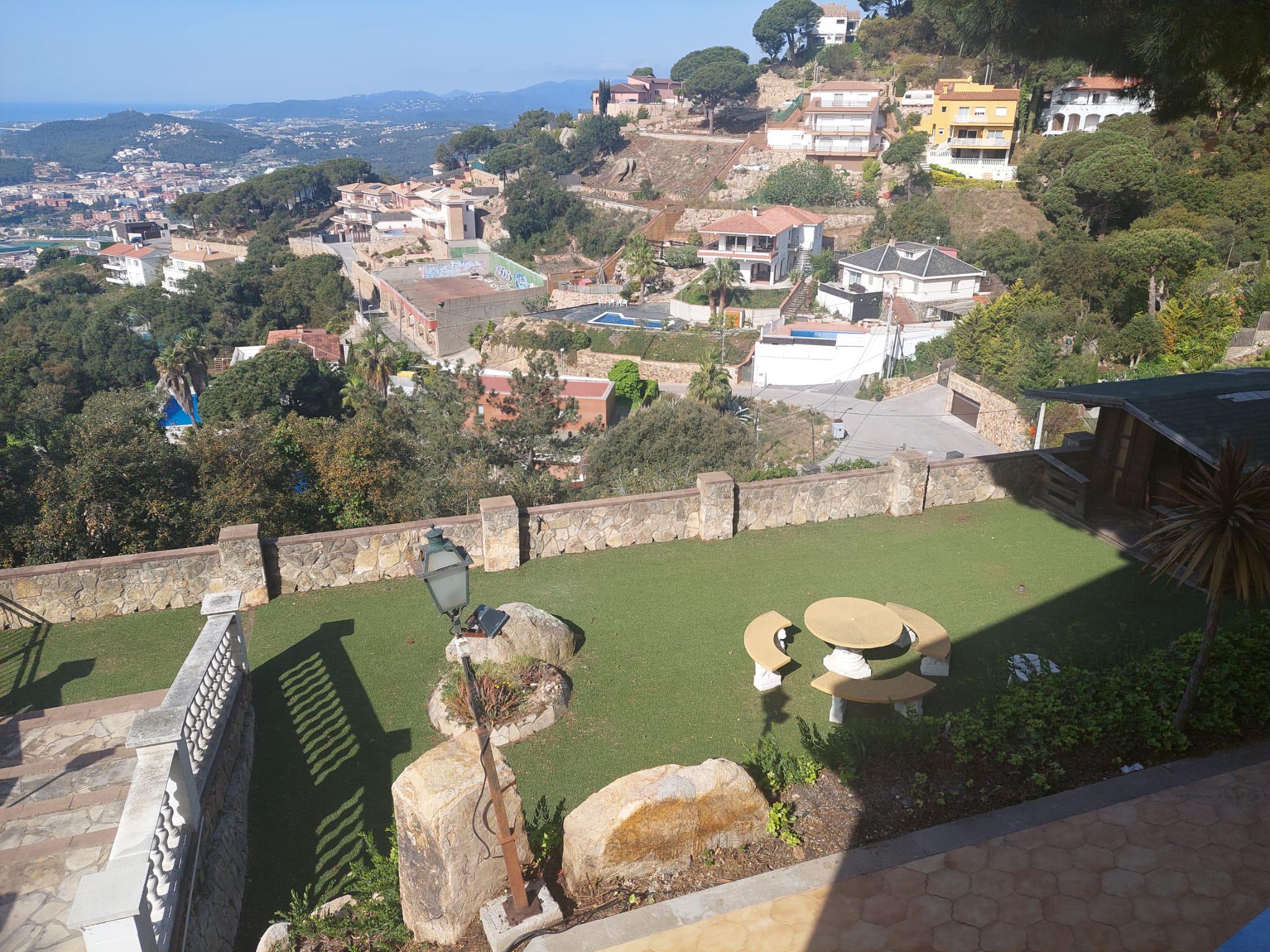 Imagen 5 Casa Aislada en venta en Lloret De Mar / Fantastic Xalet amb vistes panoramiques  a Roca G...