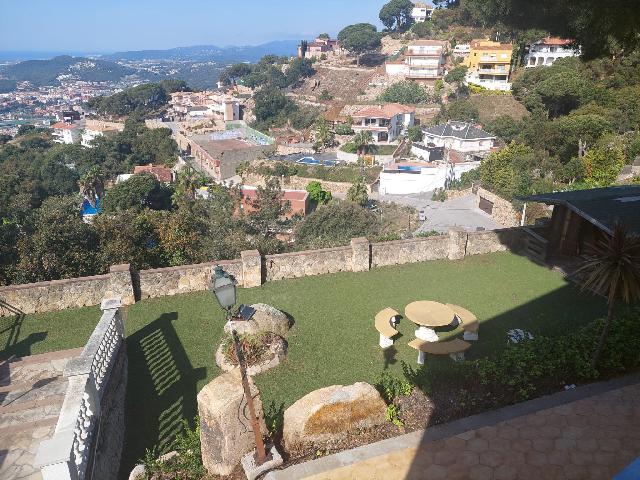 Imagen 5 Inmueble 273923 - Casa Aislada en venta en Lloret De Mar / Fantastic Xalet amb vistes panoramiques  a Roca G...