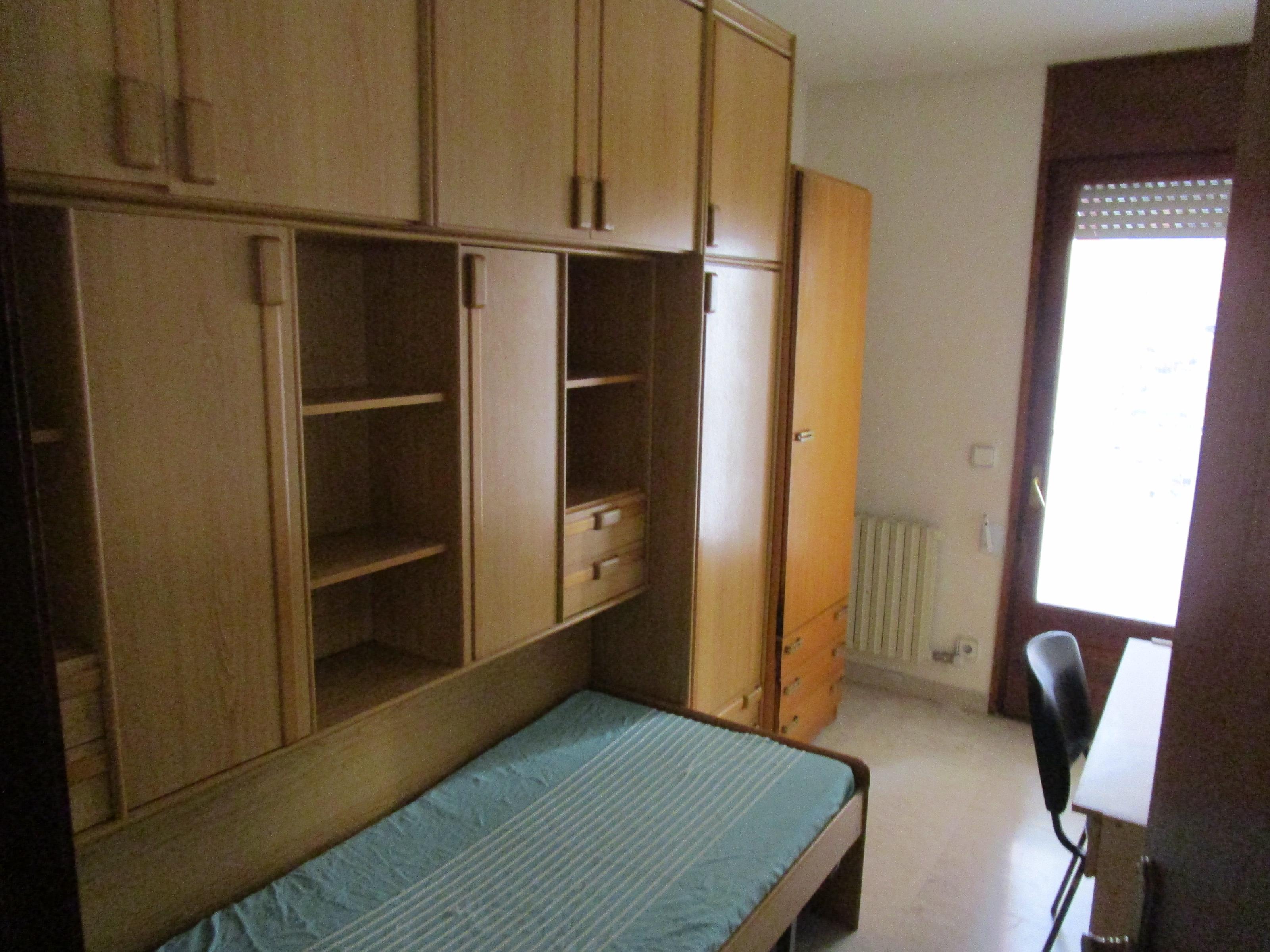 Imagen 15 Piso en venta en Girona / Pis de 207m2 al carrer Francesc Ciurana. 2 finques.