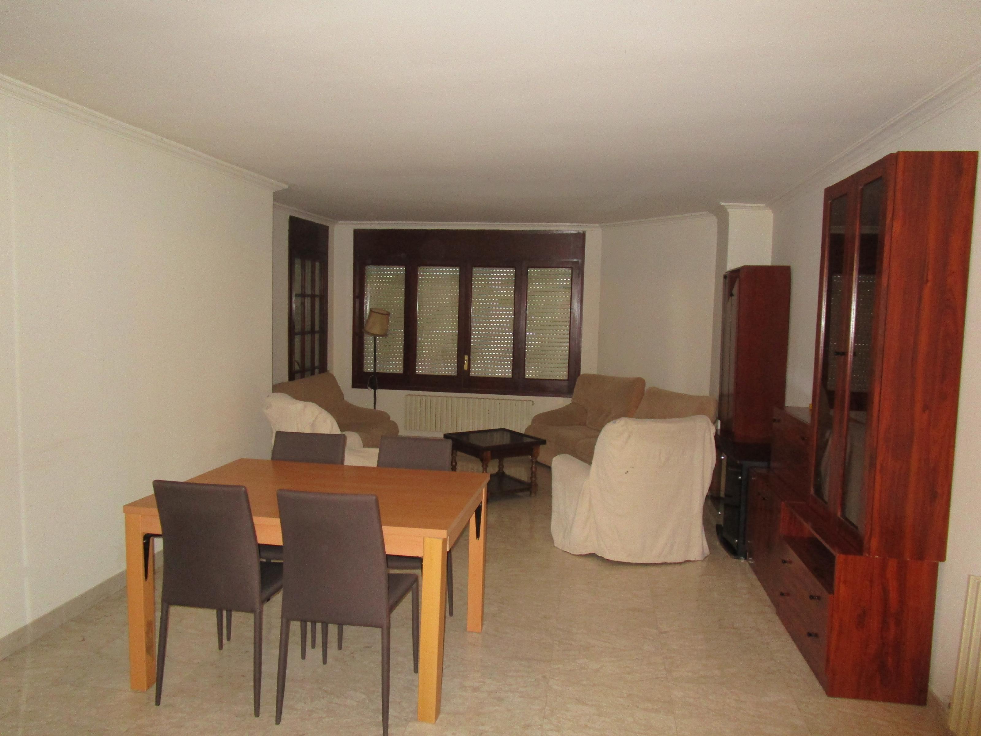 Imagen 2 Piso en venta en Girona / Pis de 207m2 al carrer Francesc Ciurana. 2 finques.