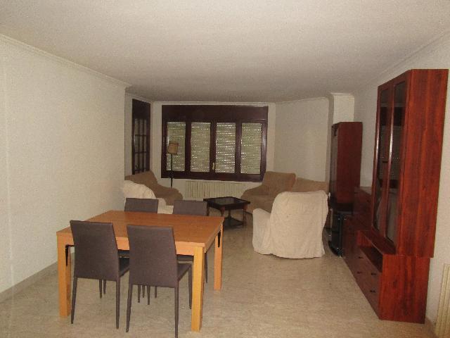 Imagen 2 Inmueble 280362 - Piso en venta en Girona / Pis de 207m2 al carrer Francesc Ciurana. 2 finques.