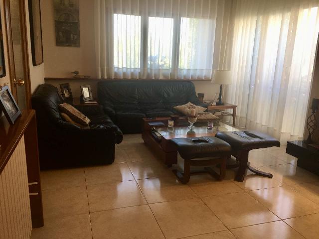 Imagen 10 Inmueble 288228 - Casa Adosada en venta en Girona / Casa adosada  esquinera de 234 m² en Palau con jardin