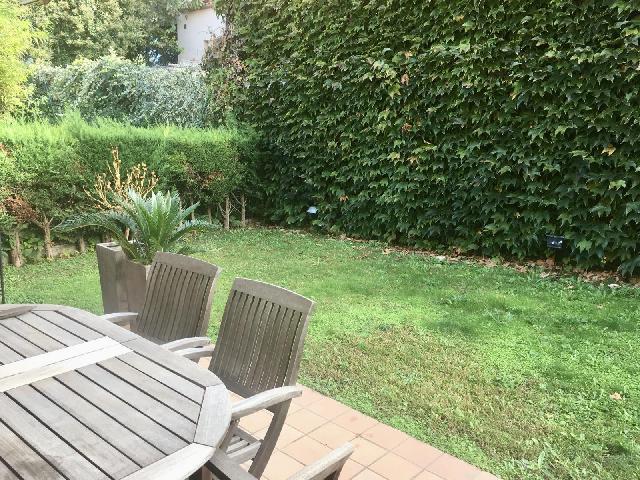 Imagen 6 Inmueble 288228 - Casa Adosada en venta en Girona / Casa adosada  esquinera de 234 m² en Palau con jardin