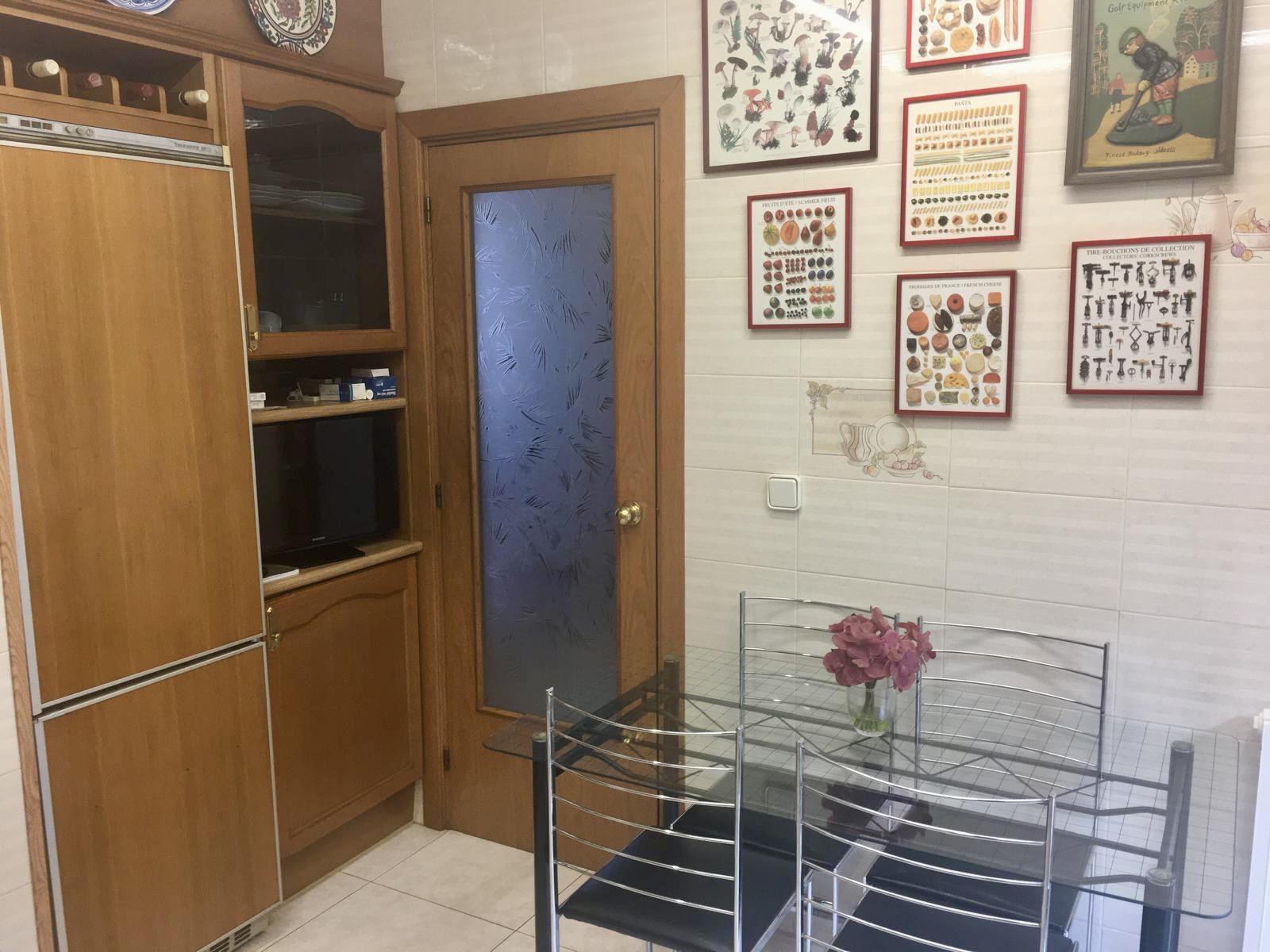 Imagen 19 Casa Adosada en venta en Girona / Casa adosada  esquinera de 234 m² en Palau con jardin