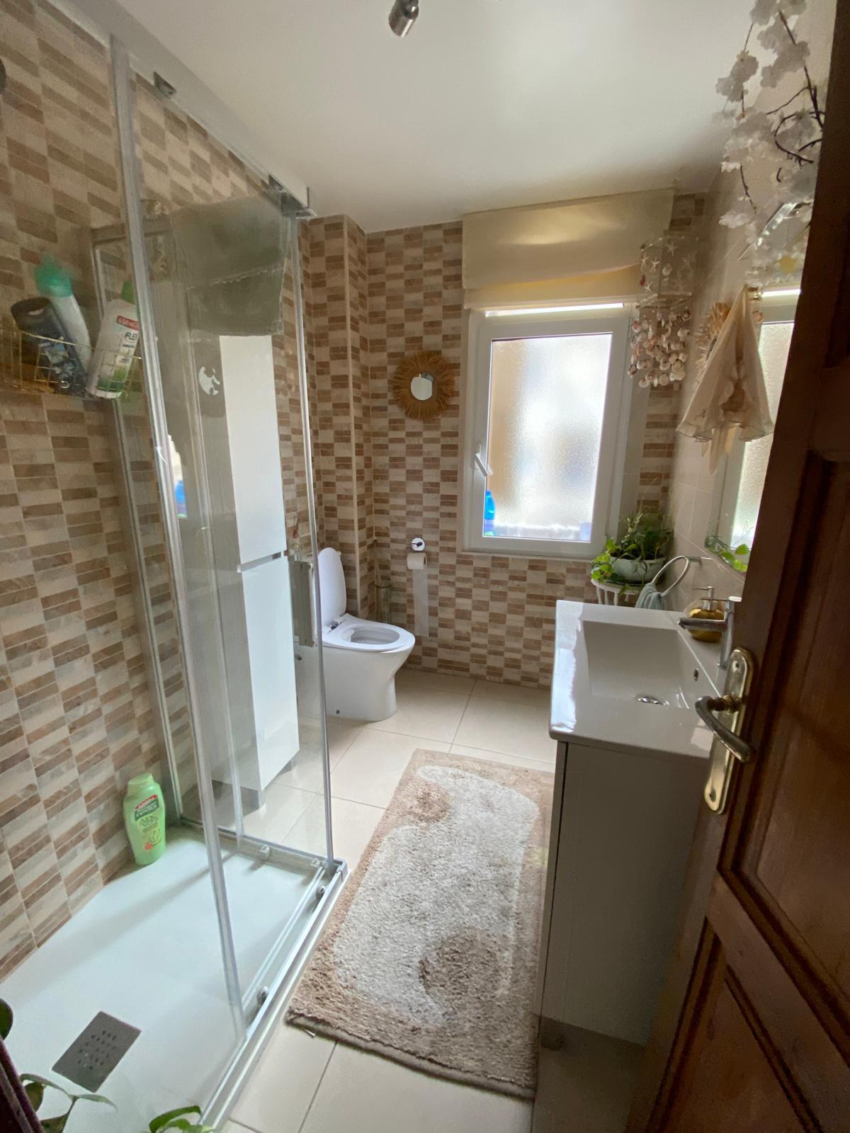 Imagen 7 Piso en venta en Girona / Pis de 105 m² amb traster al carrer de la Creu - Girona