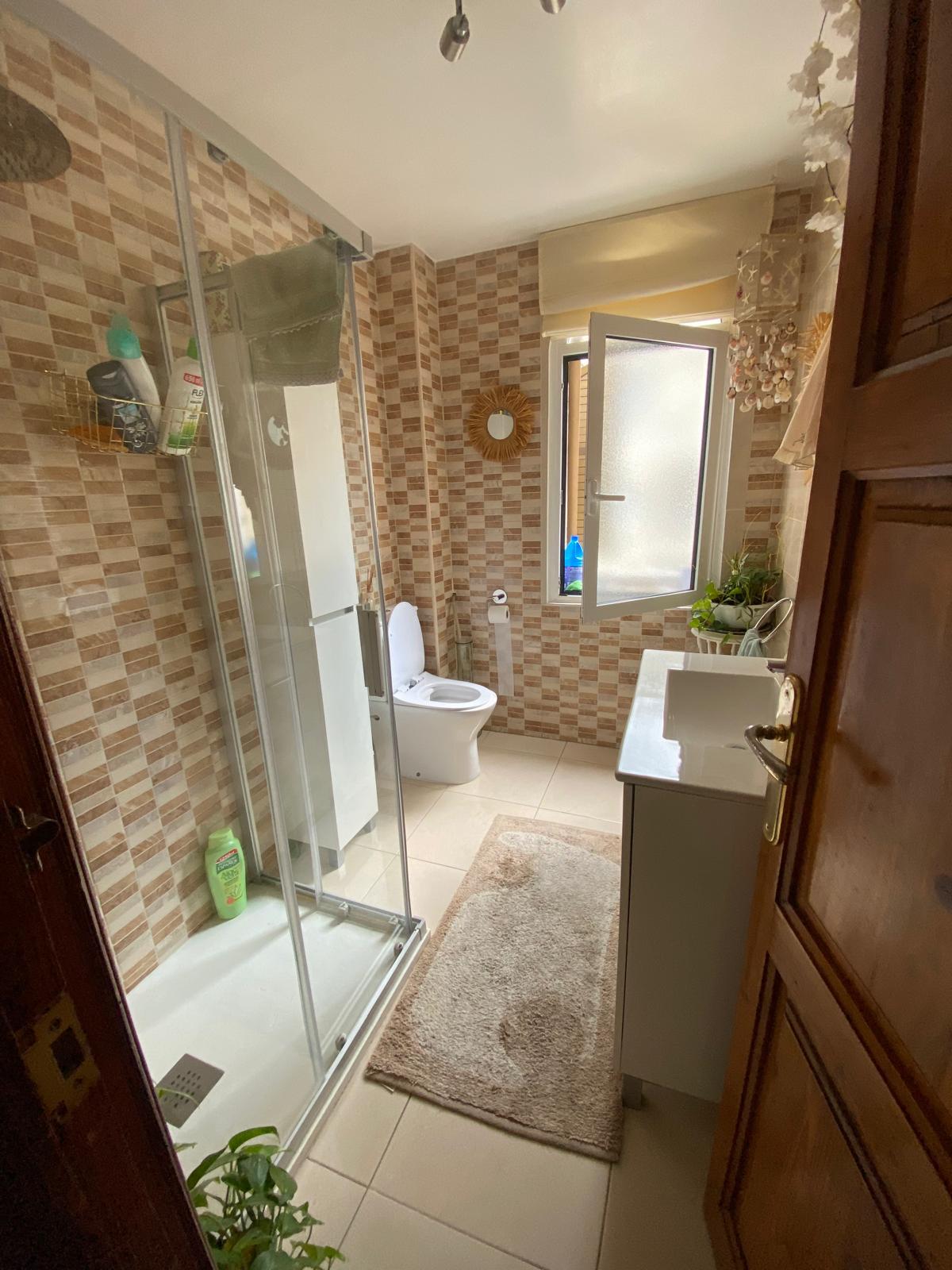 Imagen 6 Piso en venta en Girona / Pis de 105 m² amb traster al carrer de la Creu - Girona