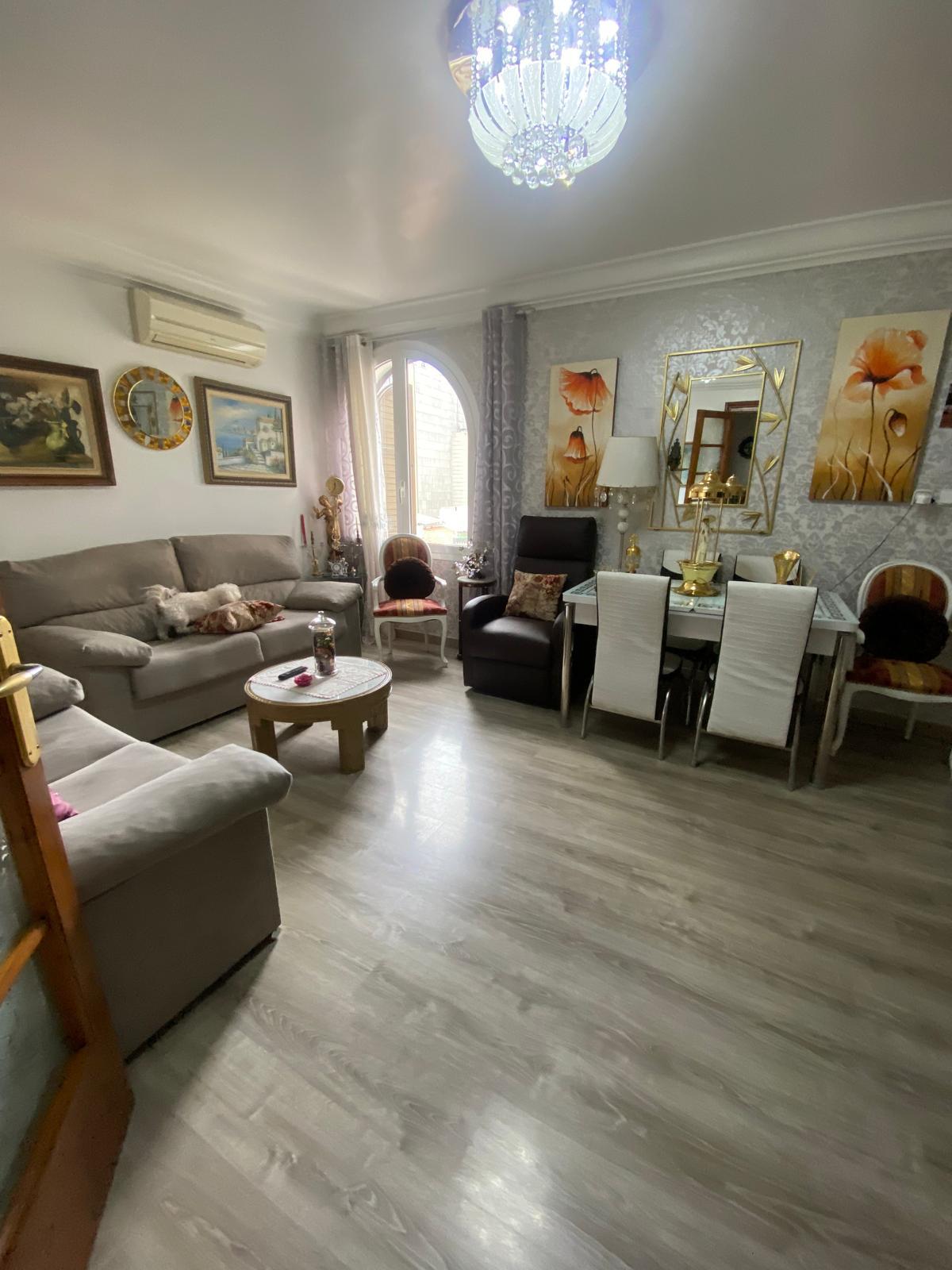 Imagen 1 Piso en venta en Girona / Pis de 105 m² amb traster al carrer de la Creu - Girona