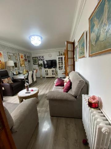 Imagen 2 Inmueble 293034 - Piso en venta en Girona / Pis de 105 m² amb traster al carrer de la Creu - Girona