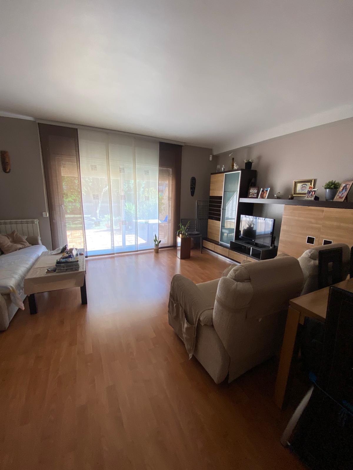 Imagen 9 Casa Adosada en venta en Girona / Chalet adosado de 265m2 al lado de Euses