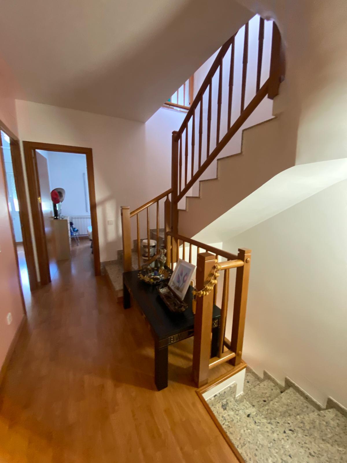 Imagen 20 Casa Adosada en venta en Girona / Chalet adosado de 265m2 al lado de Euses