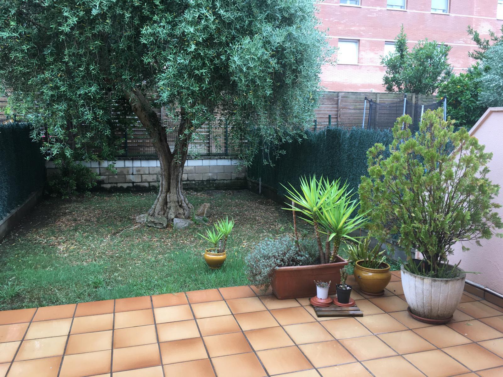 Imagen 2 Casa Adosada en venta en Girona / Chalet adosado de 265m2 al lado de Euses