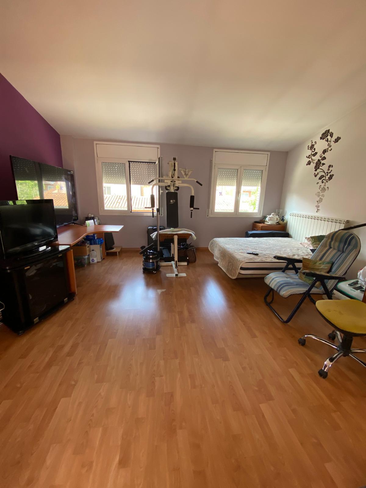 Imagen 37 Casa Adosada en venta en Girona / Chalet adosado de 265m2 al lado de Euses