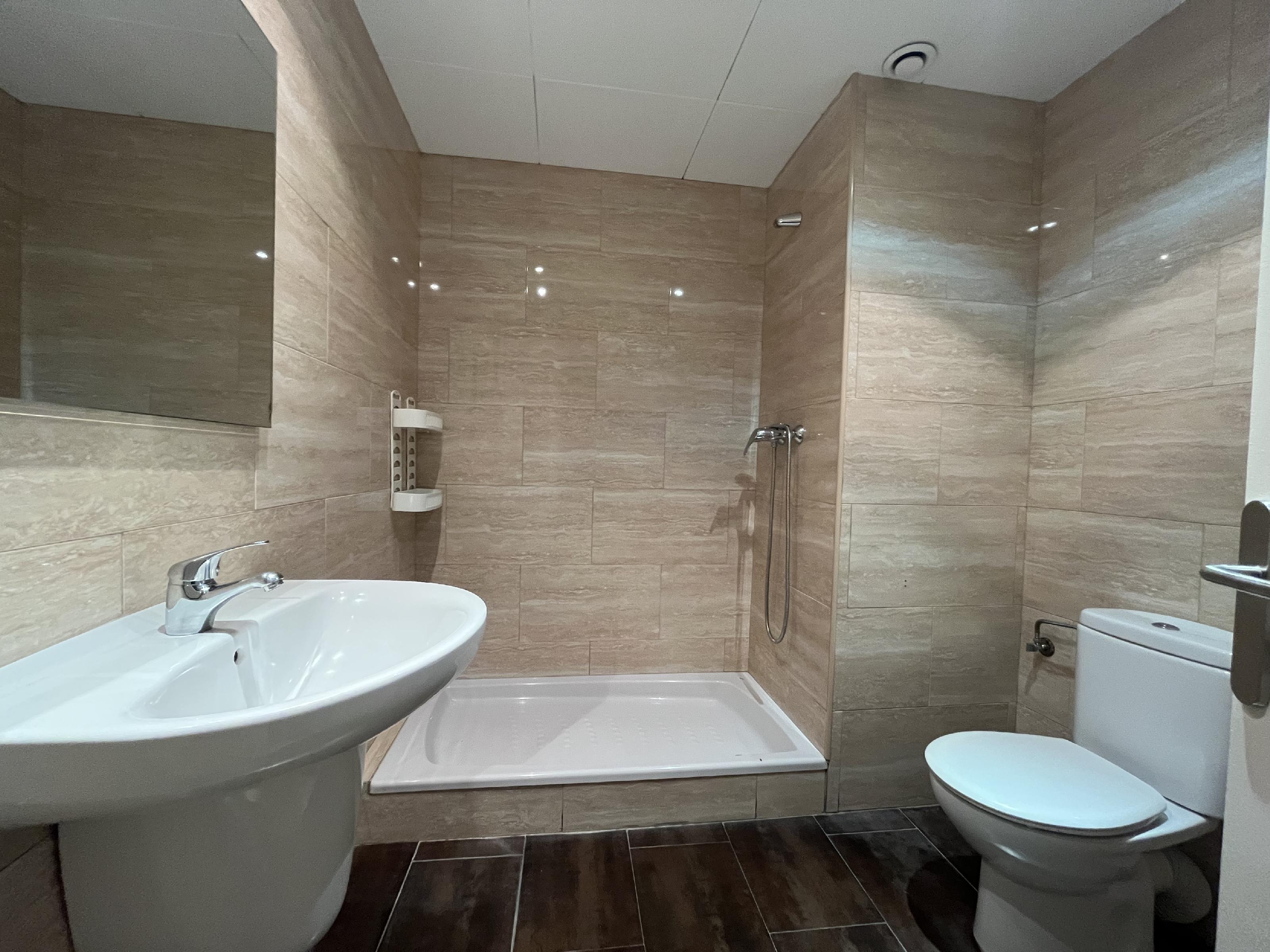 Imagen 14 Piso en venta en Girona / Pis de 105m2 al costat del Masmitjà. Amb parking.