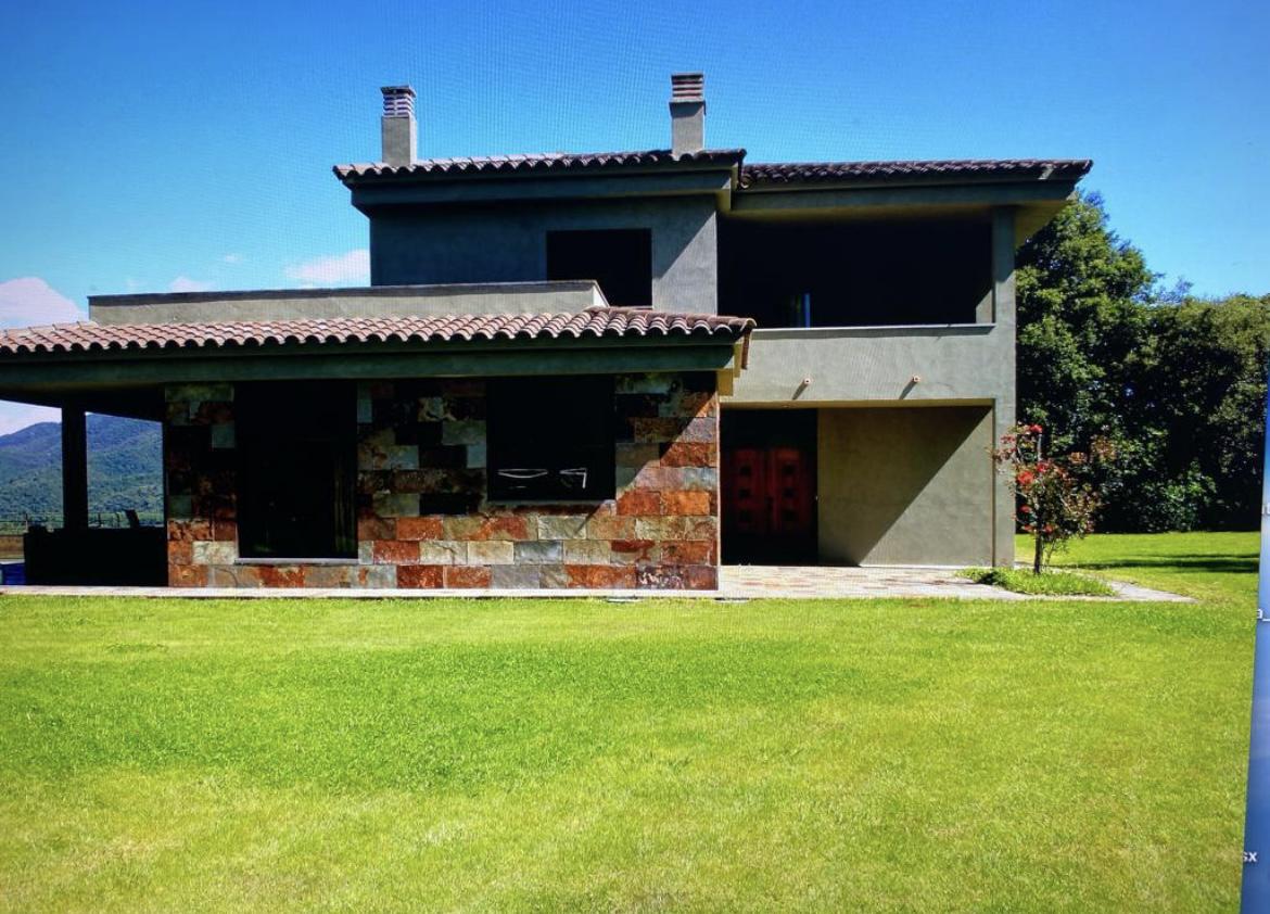 Imagen 2 Casa Aislada en venta en Bescanó / Casa d´alt standing de 450m2 en terreny 40.000m2