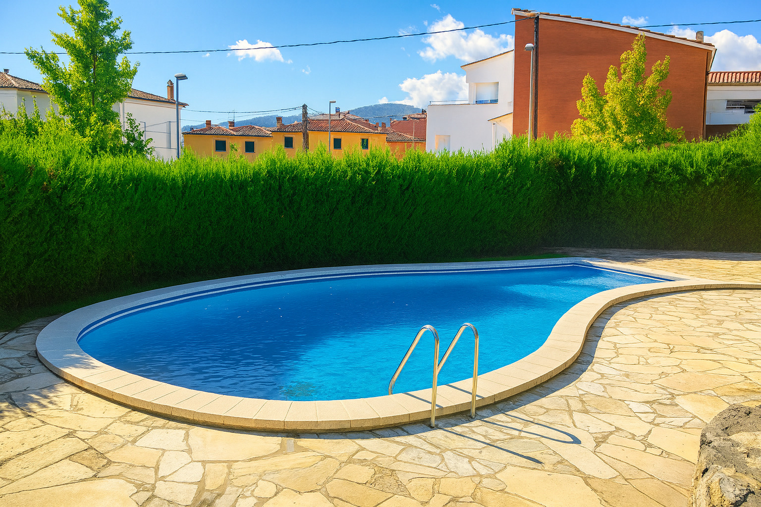 Imagen 3 Casa Aislada en venta en Banyoles / Xalet independent de 339m2 al centre de Banyoles