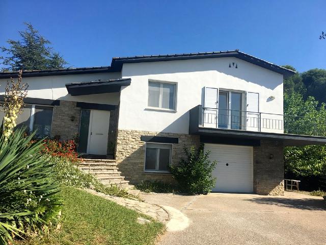 Imagen 1 Inmueble 297846 - Casa Aislada en venta en Banyoles / Xalet independent de 339m2 al centre de Banyoles